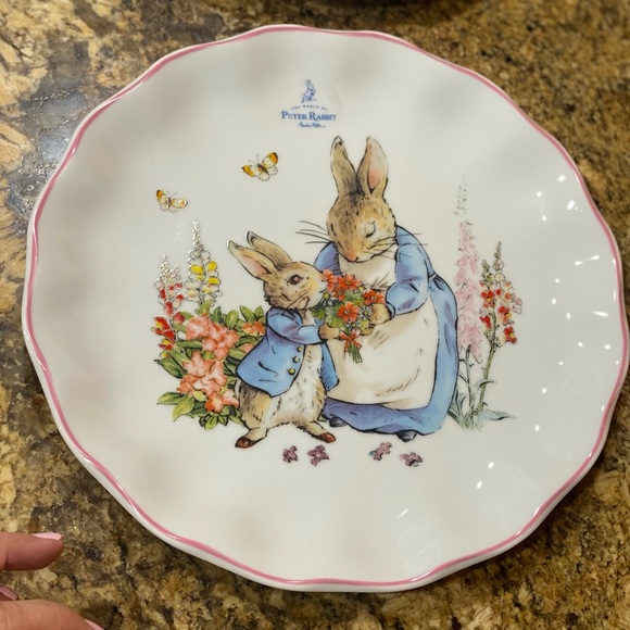 Beatrix Potter Peter Rabbit 10 1/2” scalloped Dinner Plate set of 4 - Brand New - Picture 4 of 4